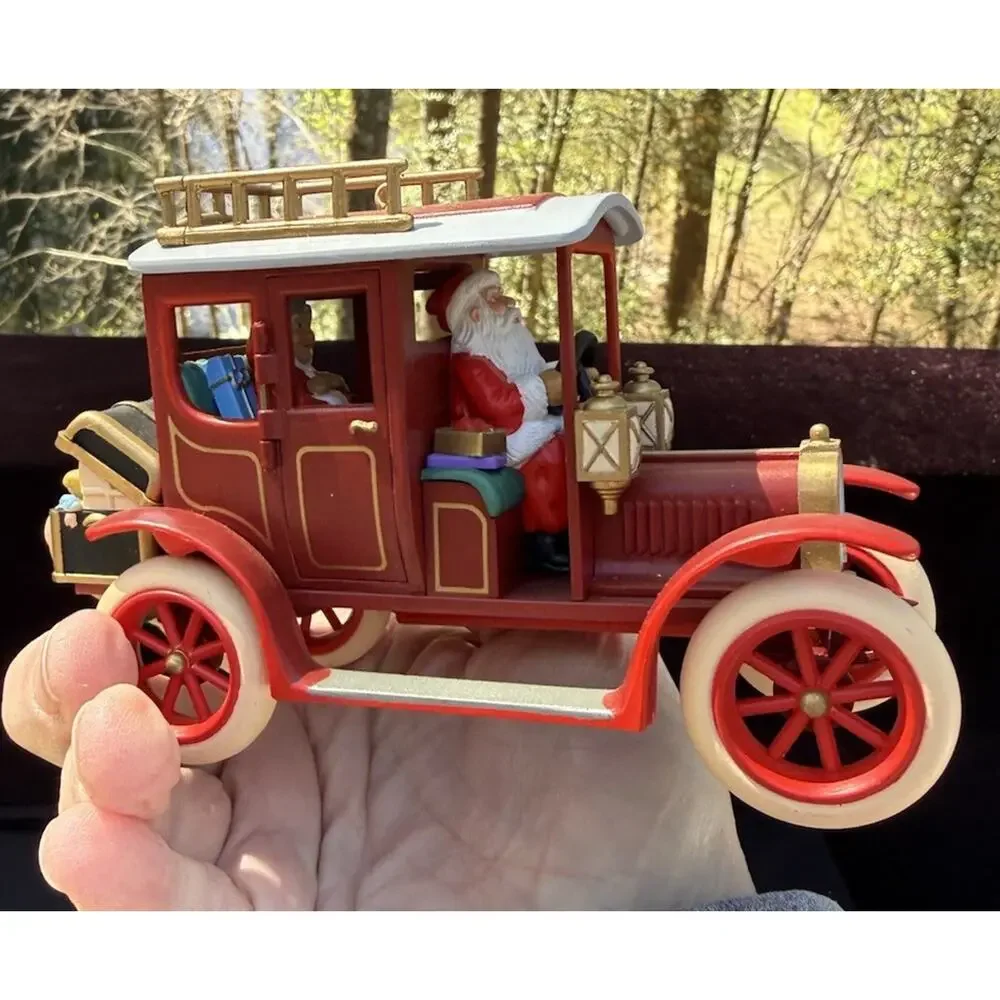 1993 Shopping With Santa Hallmark Ornament No Box EUC -LO10